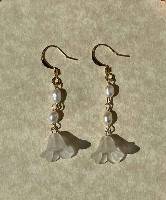 Lilium Earrings (white)